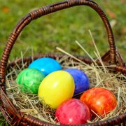 húsvéti tojások kosárban - illusztráció akciós cikkhez
